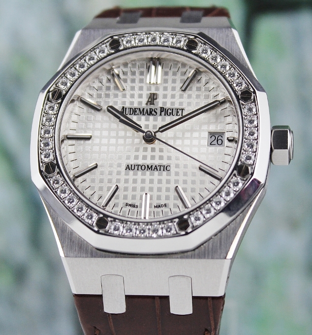 (image for) Audemars Piguet AP Royal Oak 37mm Automatic Watch / 15451ST.ZZ.D011CR.01